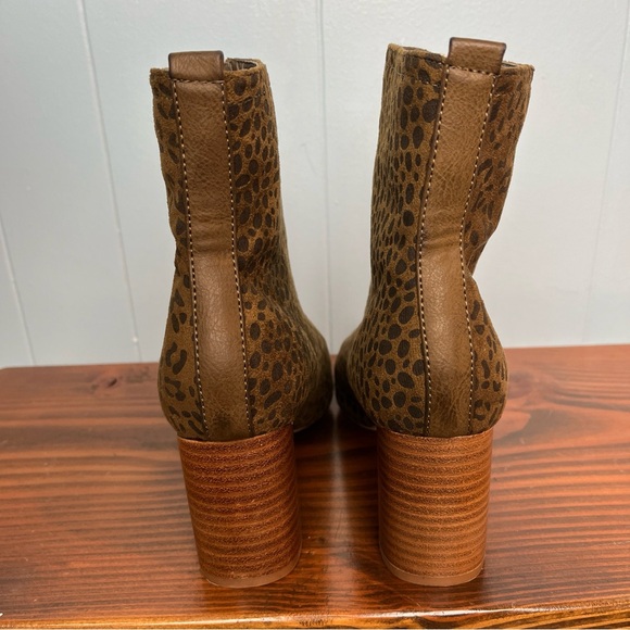 Coconuts by Matisse Clarissa Buckle Zipper Heeled Boots Leopard Size 8.5M Brown - Picture 4 of 10